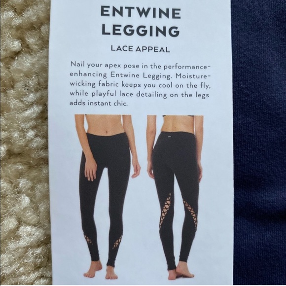 Set of ALO Yoga Navy Blue Bra & Leggings - Picture 10 of 13